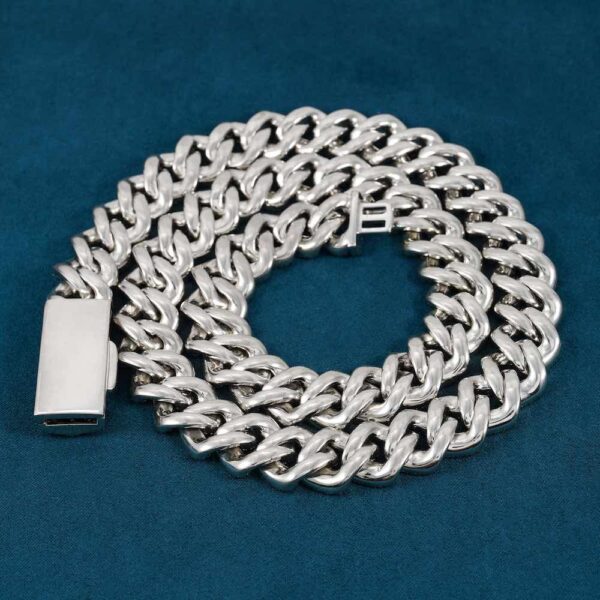 16MM Moissanite Baguette Miami Cuban Link Chain - Image 3