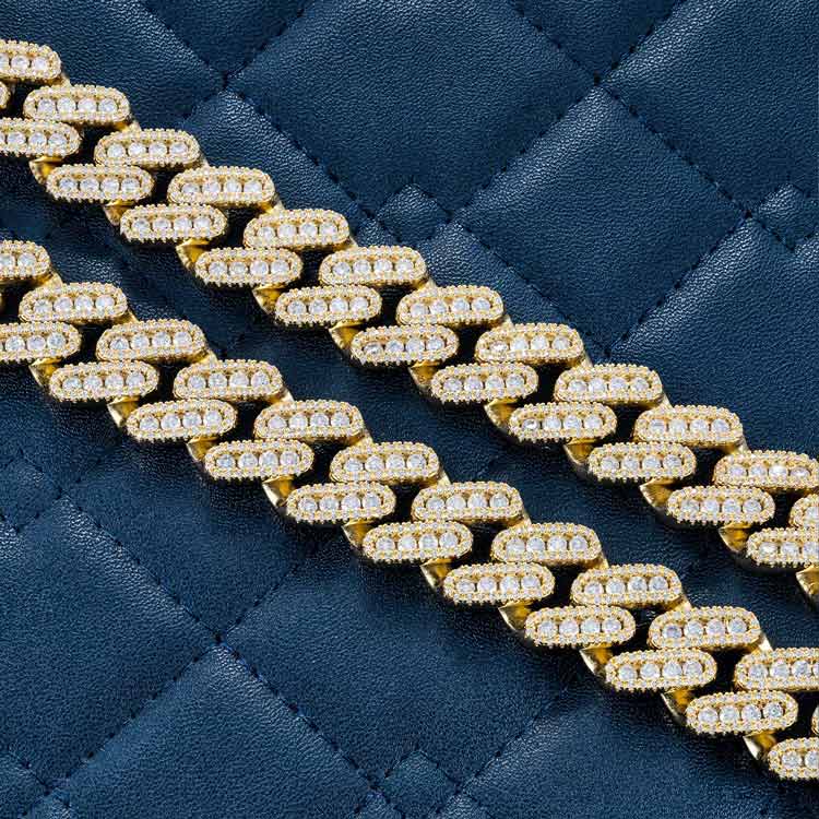 18MM Moissanite Miami Cuban Link Chain - Image 2